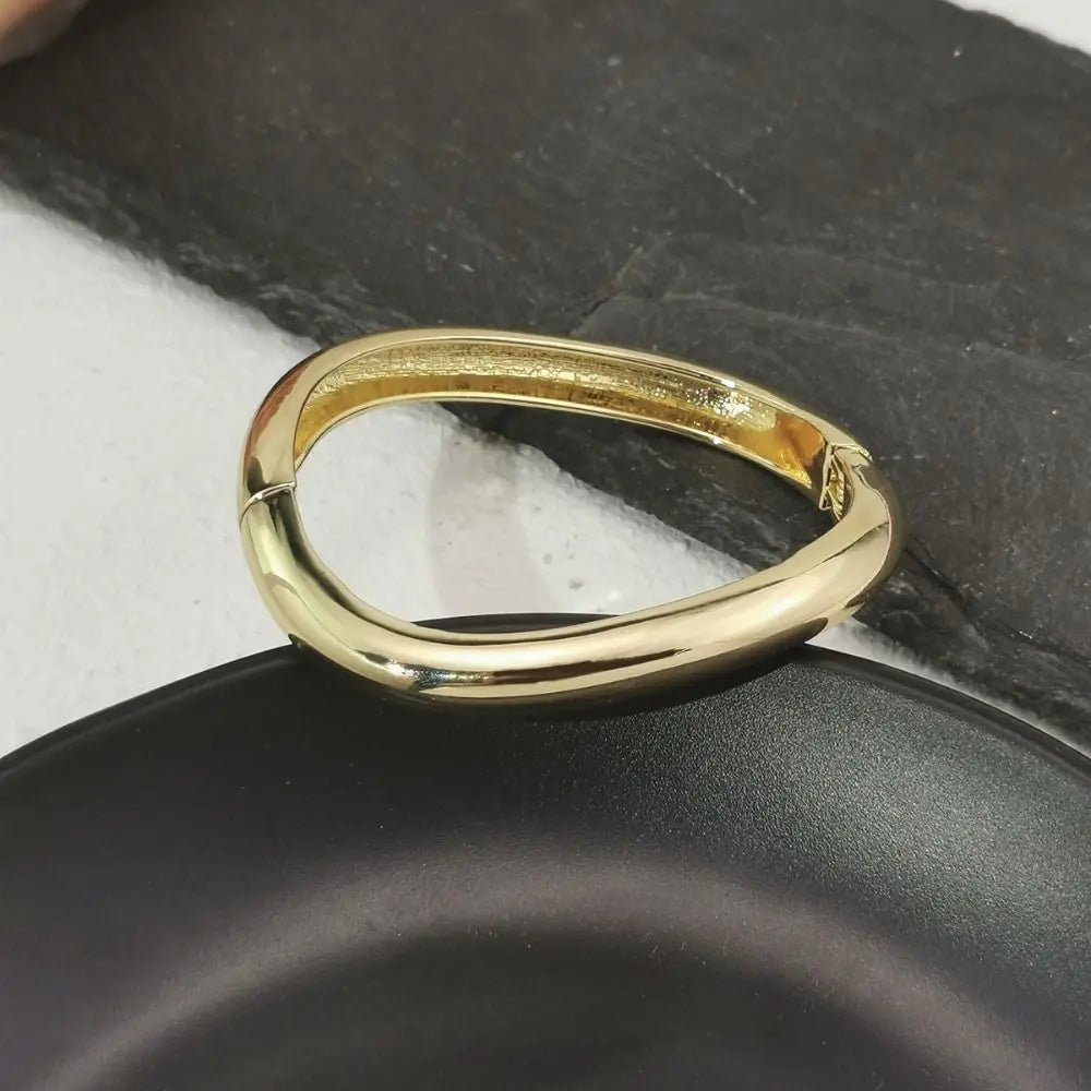 Golden Curve Bangle