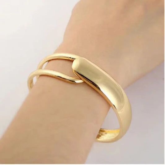 Golden Curve Bangle